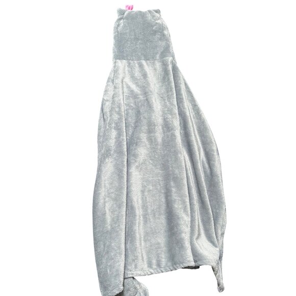 Great Wolf Lodge Hooded Grey Velvet Blanket - Picture 3 of 3